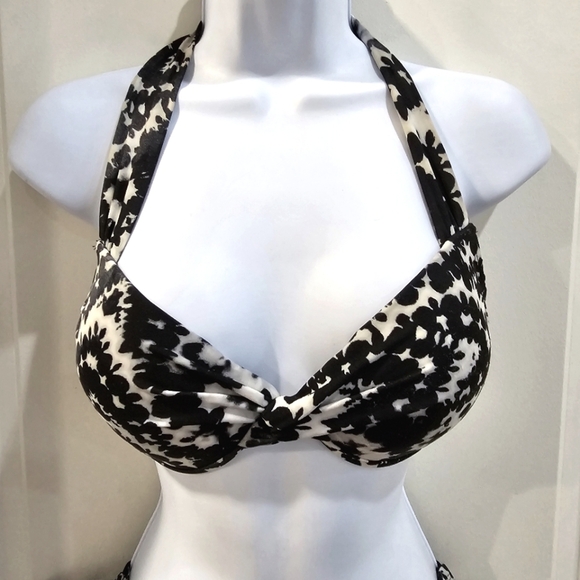 Bisou Bisou ✦ Tie Dye Bikini Set ✦ Black & White Mineral Wash + Twist Halter Top - Picture 5 of 17